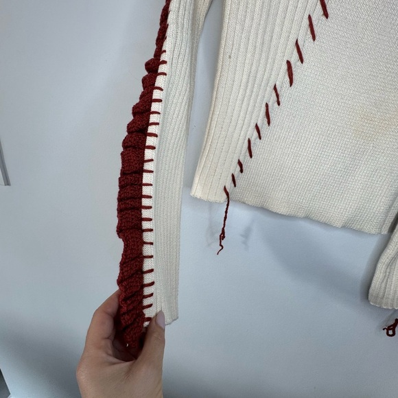 Zara Cream and Red Crew Neck Sweater with Ribbed Texture - Picture 9 of 17